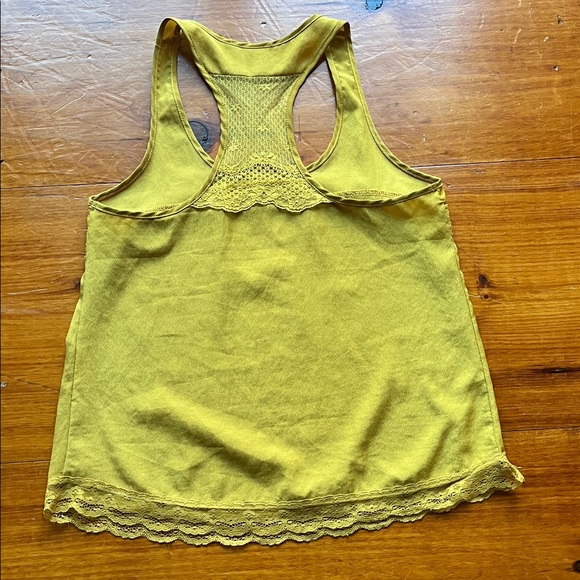 Lush Lace Blouse - Picture 2 of 9